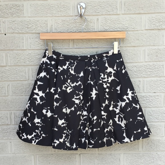 Forever 21 Pleated Print Mini Skater Skirt - Picture 3 of 8